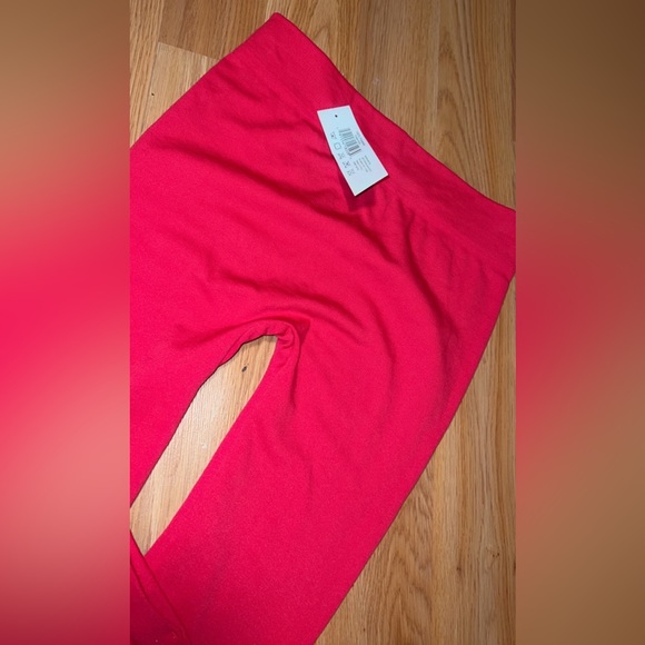 Sweet rose. 100% Polyester - Picture 2 of 2